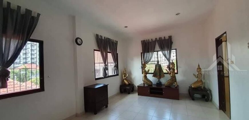 4 Bedroom Pool House for Rent in Pattaya