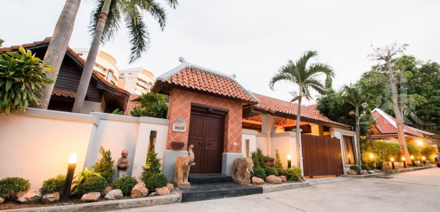 Luxury Pool Villa for Rent in Pattaya Near Beach