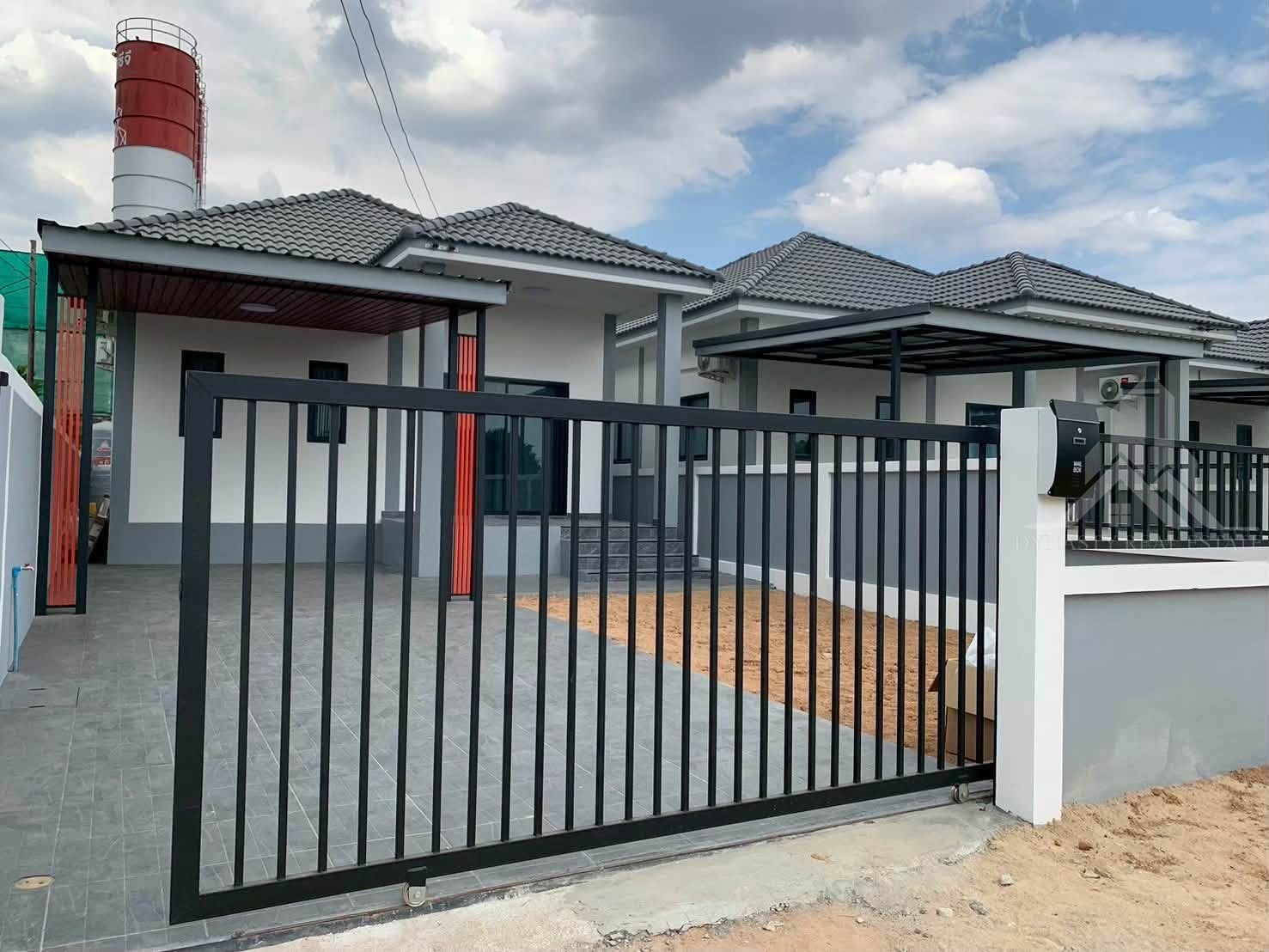 2 beds east pattaya house for rent near schools