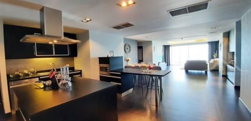 Luxury Sea View Condo at La Royale Pattaya