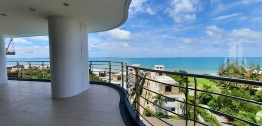 Luxury Sea View Condo at La Royale Pattaya