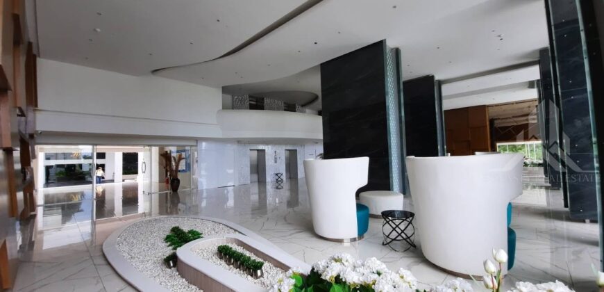Luxury Sea View Condo at La Royale Pattaya