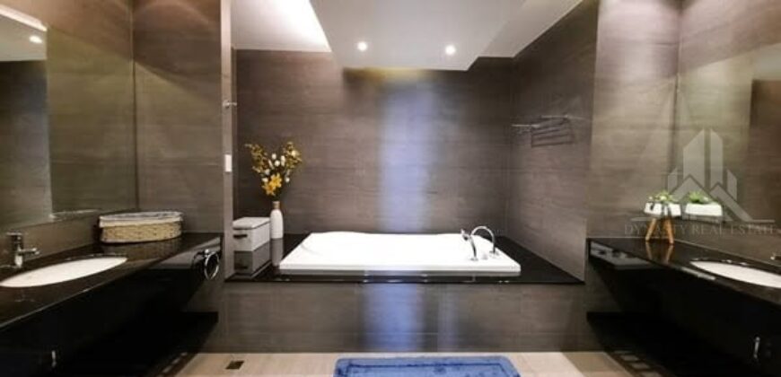 Luxury Sea View Condo at La Royale Pattaya