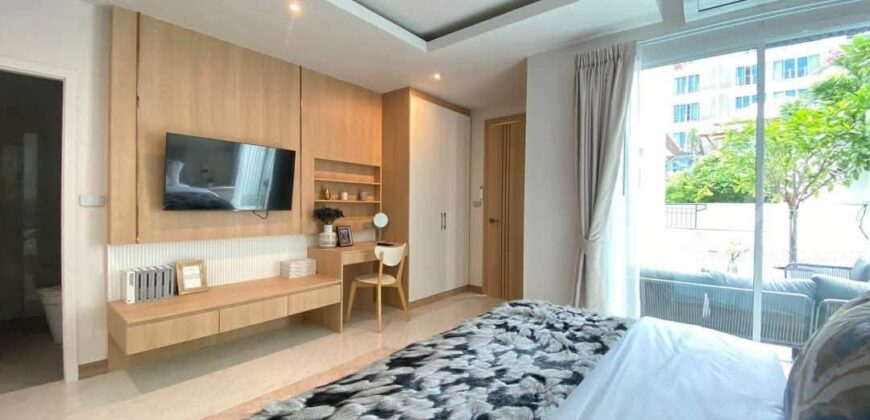 Luxury 4-Bed Pool Villa for Rent in Pattaya