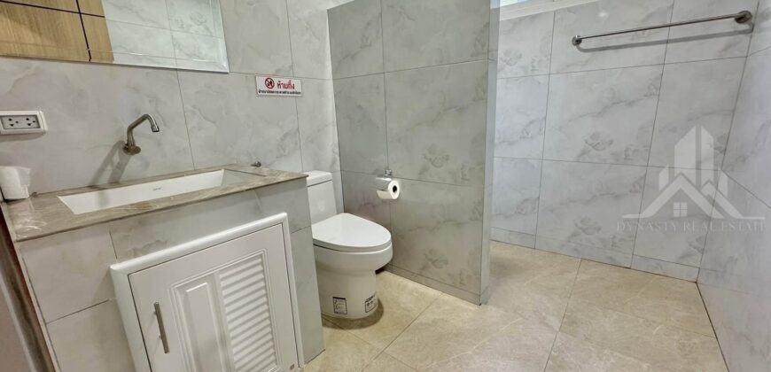Detached House for Rent in Pattaya, 4 Beds
