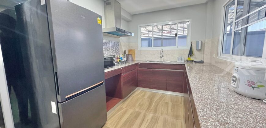 Detached House for Rent in Pattaya, 4 Beds