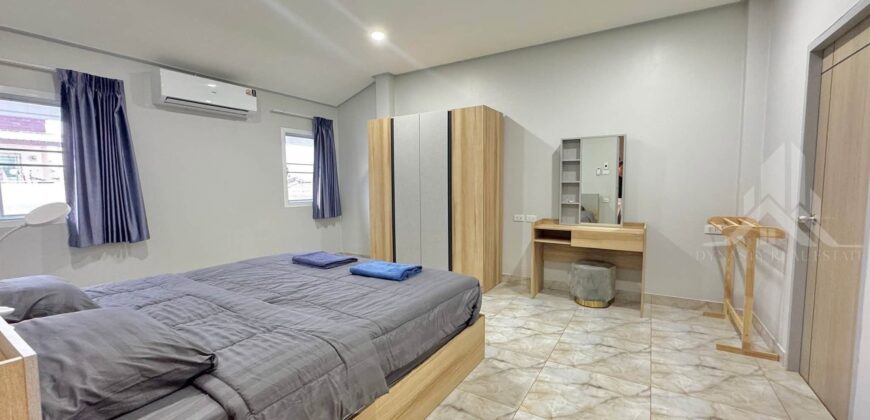 Detached House for Rent in Pattaya, 4 Beds