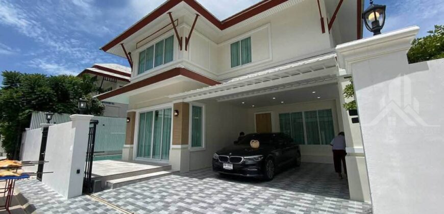 Luxury 4-Bed Pool Villa for Rent in Pattaya