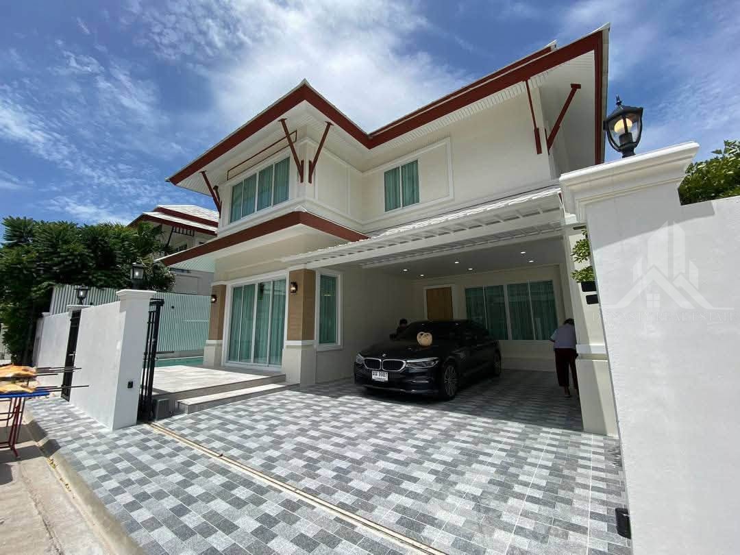Luxury 4-bed pool villa for rent in pattaya