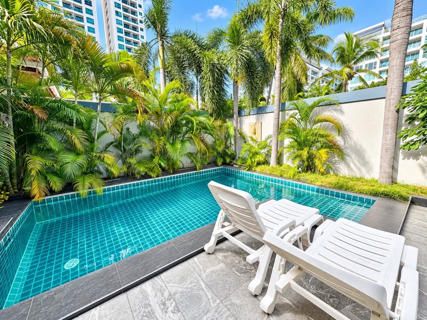 Private villa for rent in pratumnak hill, pattaya