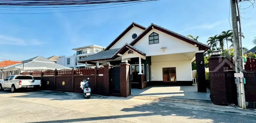 Pattaya Greenville Village 3-Bedroom House For Rent | Soi Siam Country Club