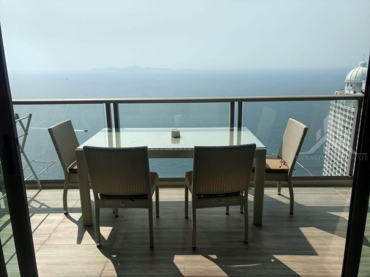 The riviera wongamat | high floor & sea view |