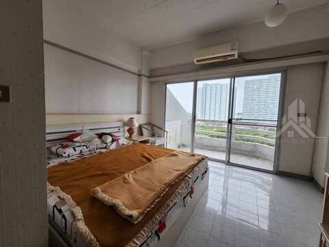 Chain Condominium Jomtien Full Renovation: Floor 8, Unit 13 (Before Photos + Progress Updates) For Sale In Pattaya Bedroom before renovation at chain condominium, jomtien, floor 8 unit 13