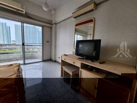 Chain Condominium Jomtien Full Renovation: Floor 8, Unit 13 (Before Photos + Progress Updates) For Sale In Pattaya Dated dressing table and tv cabinet before renovation at chain condominium, jomtien, floor 8 unit 13