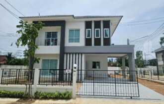 Lalin Property Village House 4-Bed House in Village for Rent