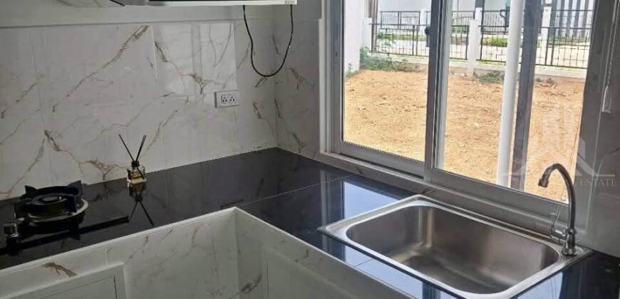Lalin Property Village House 4-Bed House in Village for Rent