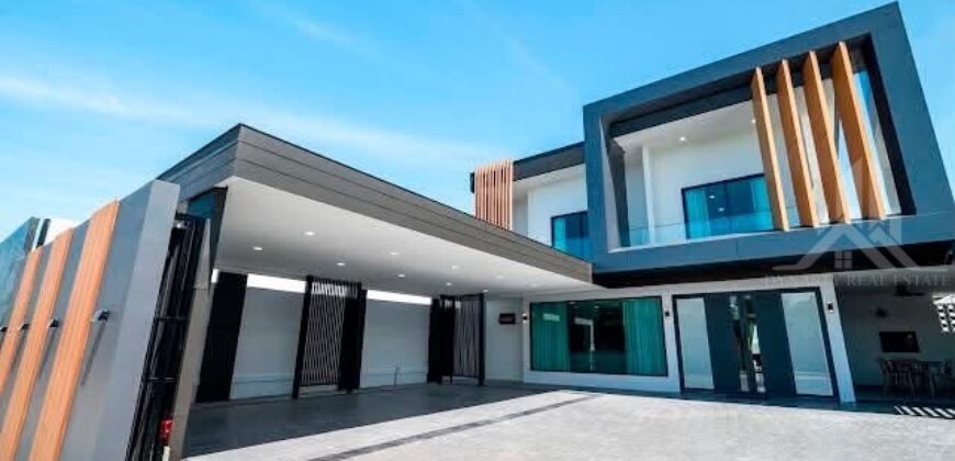 5-Bedroom Pool Villa For Rent Near Jomtien Beach