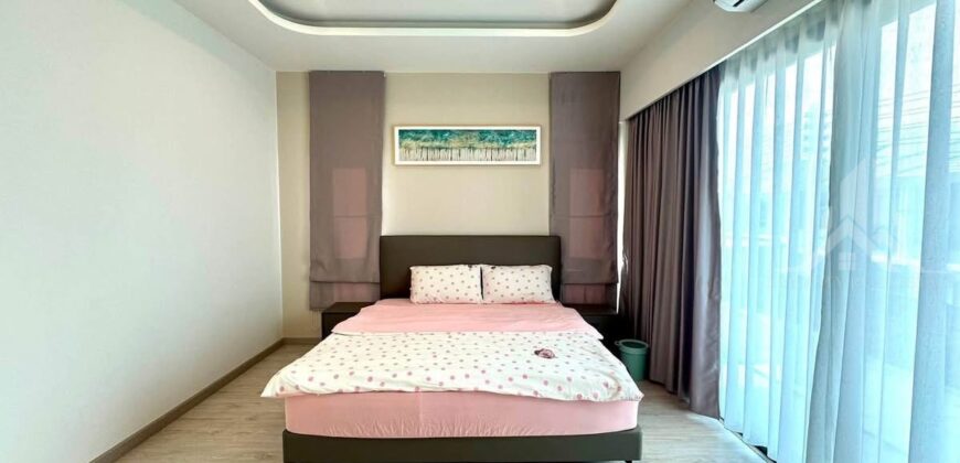 PATTA ELEMENT 4-Bed House in Village for Rent in Pattaya