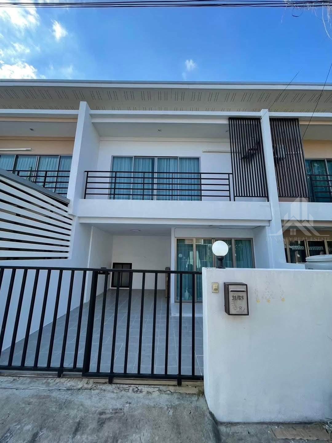 Renaissance village – house 3-bed house in village for rent in naklua