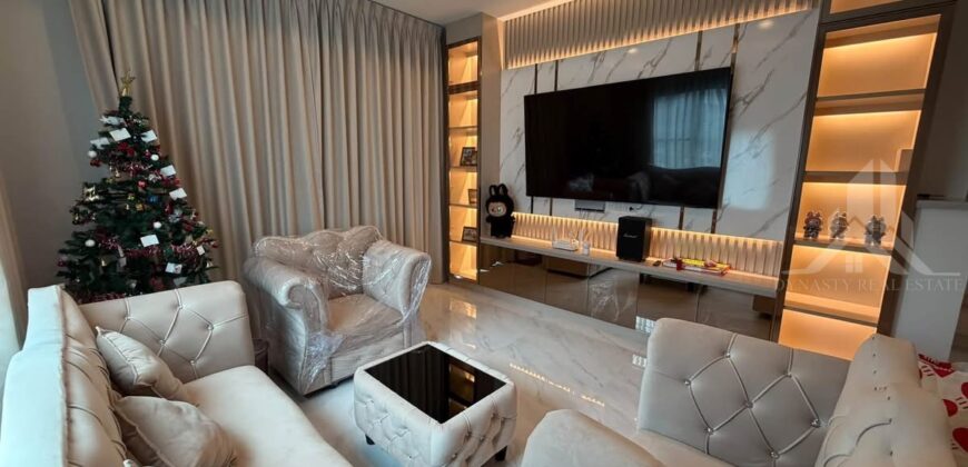 Supalai Park Ville Sukhumvit-Pattaya 3-Bed House in Village for Sale & Rent