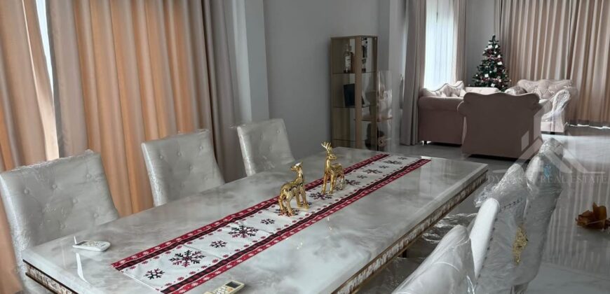 Supalai Park Ville Sukhumvit-Pattaya 3-Bed House in Village for Sale & Rent