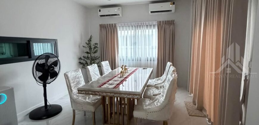 Supalai Park Ville Sukhumvit-Pattaya 3-Bed House in Village for Sale & Rent