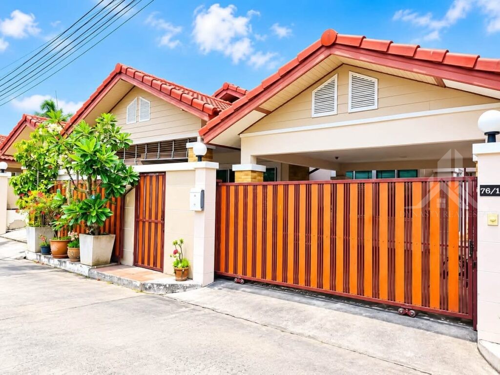 The bliss huay yai 2-bed house in village for rent