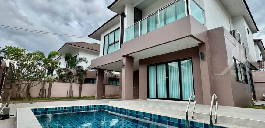 The Lake 4-Bed Pool Villa for Rent in Huay Yai