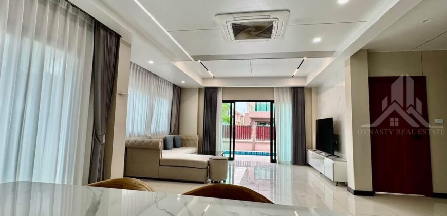 The Lake 4-Bed Pool Villa for Rent in Huay Yai