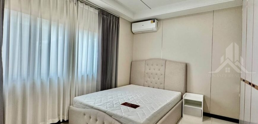 The Lake 4-Bed Pool Villa for Rent in Huay Yai