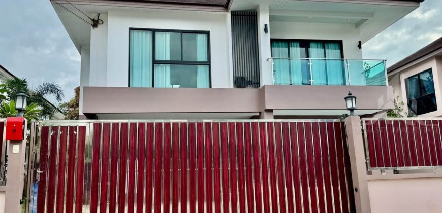 The Lake Huay Yai | 4-Bed Pool Villa For Rent