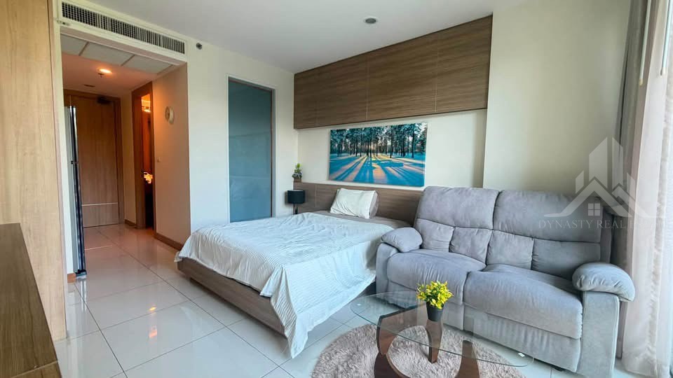 The riviera wongamat studio condo for rent | wongamat
