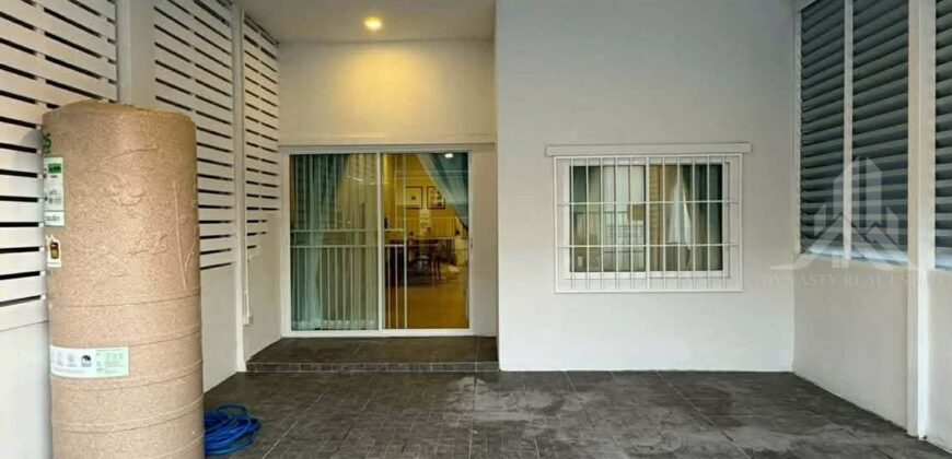 2-Bed Town House for Rent in Thepprasit Jomtien