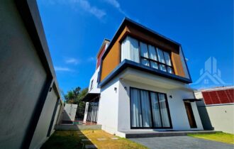4-Bed Pool Villa for Sale in Huay Yai