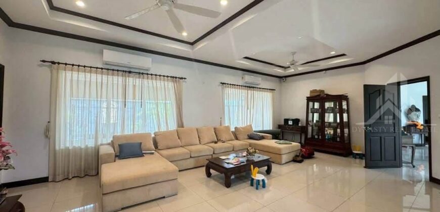 7-Bed Pool Villa for Rent in Thung Klom, Pattaya – 900 sqm