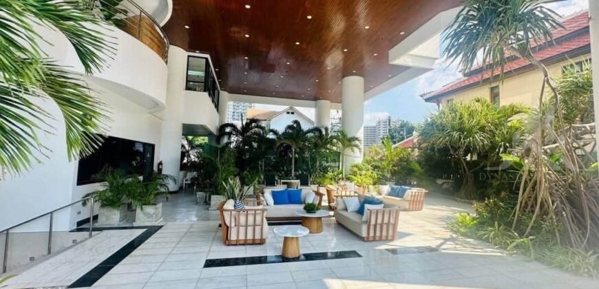 Baan Haad U Thong Pratumnak 3-Bed Beachfront Condo for Sale
