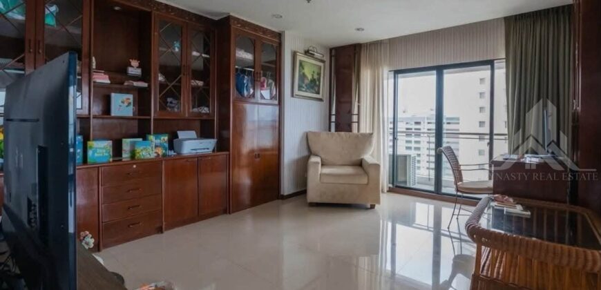 Baan Haad U Thong Pratumnak 3-Bed Beachfront Condo for Sale