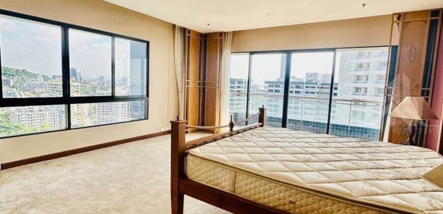 Baan Haad U Thong Pratumnak 3-Bed Beachfront Condo for Sale