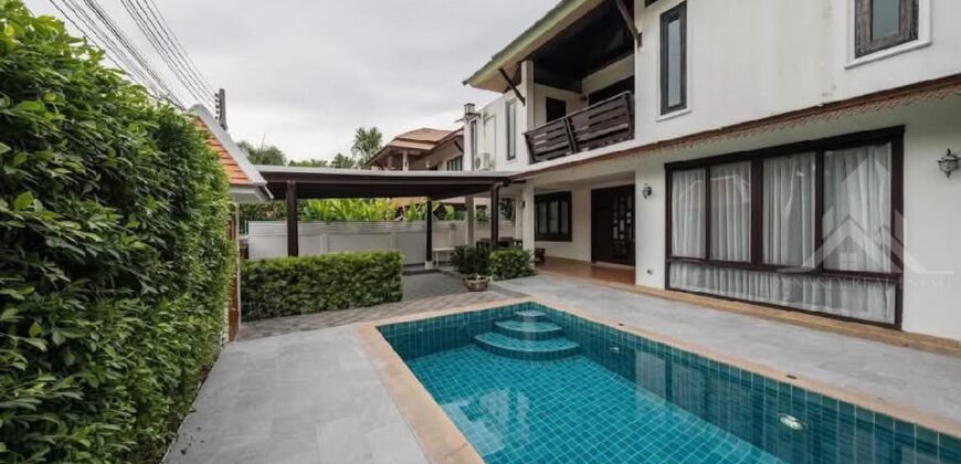 Baan Natcha 6-Bed Pool Villa for Rent in Central Pattaya
