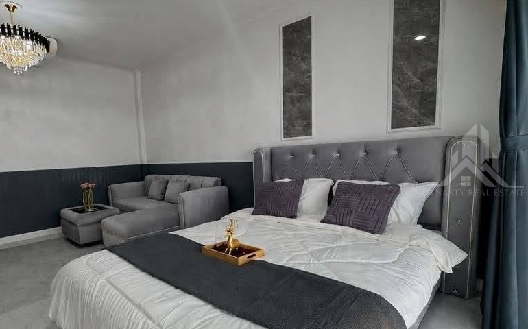 Baan Suan Lalana Condo In Jomtien Sold After Renovation For Sale In Pattaya Renovated bedroom and living area at baan suan lalana condo, jomtien, after renovation by dynasty real estate