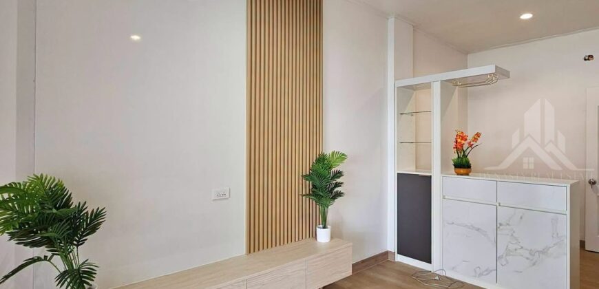 Baan Suan Lalana Studio Condo for Sale in Jomtien