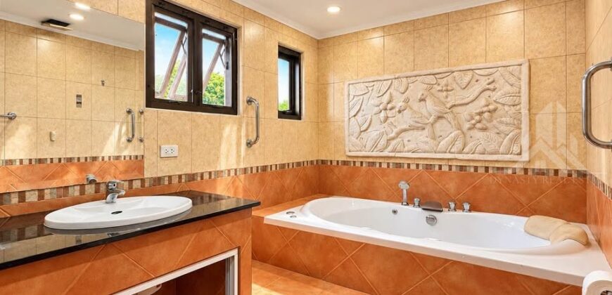 Chateau Dale Jomtien 1-Bed Duplex Condo for Rent