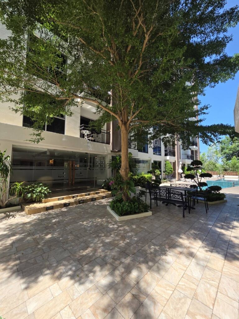 City garden pratumnak condo for rent - photo 3