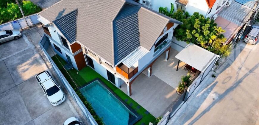 Emerald Pool Villa Pattaya 5-Bed Pool Villa for Sale