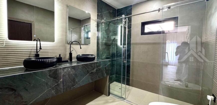 Emerald Pool Villa Pattaya 5-Bed Pool Villa for Sale
