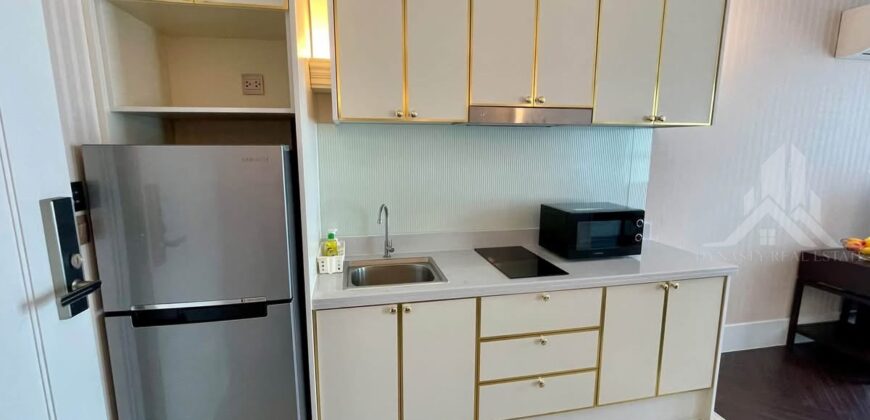 Grand Florida Beachfront 1-Bed Condo for Rent in Na Jomtien