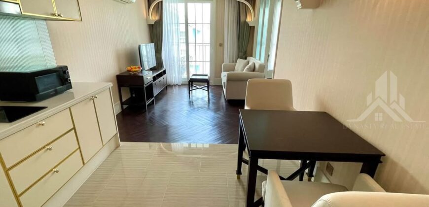 Grand Florida Beachfront 1-Bed Condo for Rent in Na Jomtien