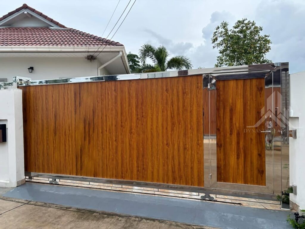 3-bed house in village for rent in huay yai