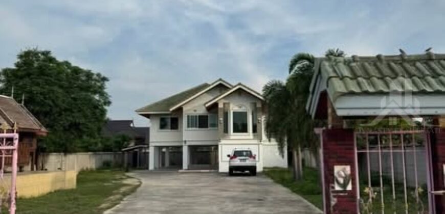 Huai Yai 3-Bed House for Rent with Large Plot, Pattaya
