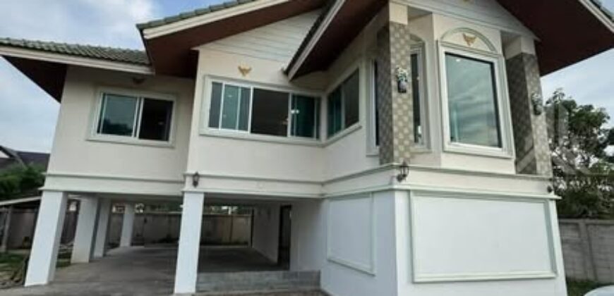 Huai Yai 3-Bed House for Rent with Large Plot, Pattaya